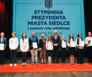 Najzdolniejsi uczniowie odebrali stypendia Prezydenta Miasta Siedlce