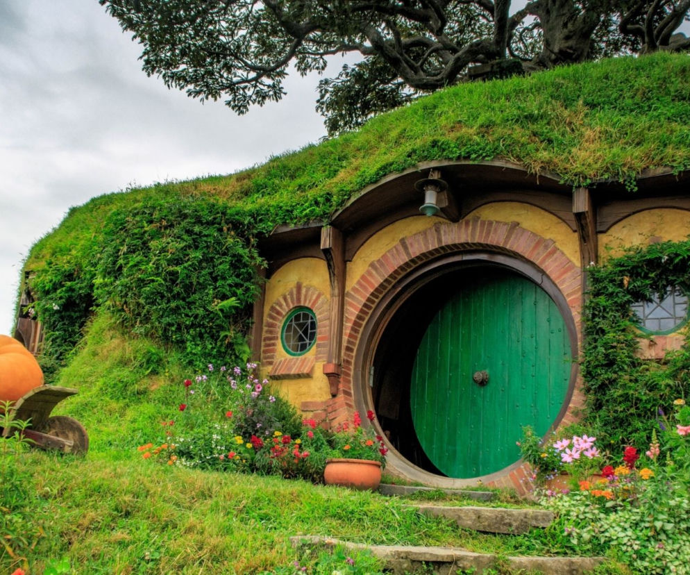 J. R. R. Tolkien i jego światy. Czy Śródziemie może być metaforą współczesnego świata?