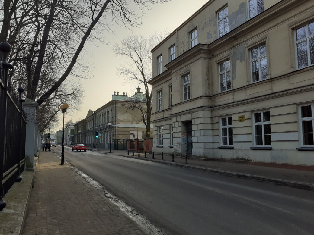 Siedleckie szkoły przy ul. Konarskiego i Prusa i ich okolica w lutym 2021 roku