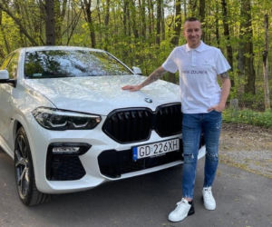 Jacek Góralski wyjechał z salonu modnym gigantem