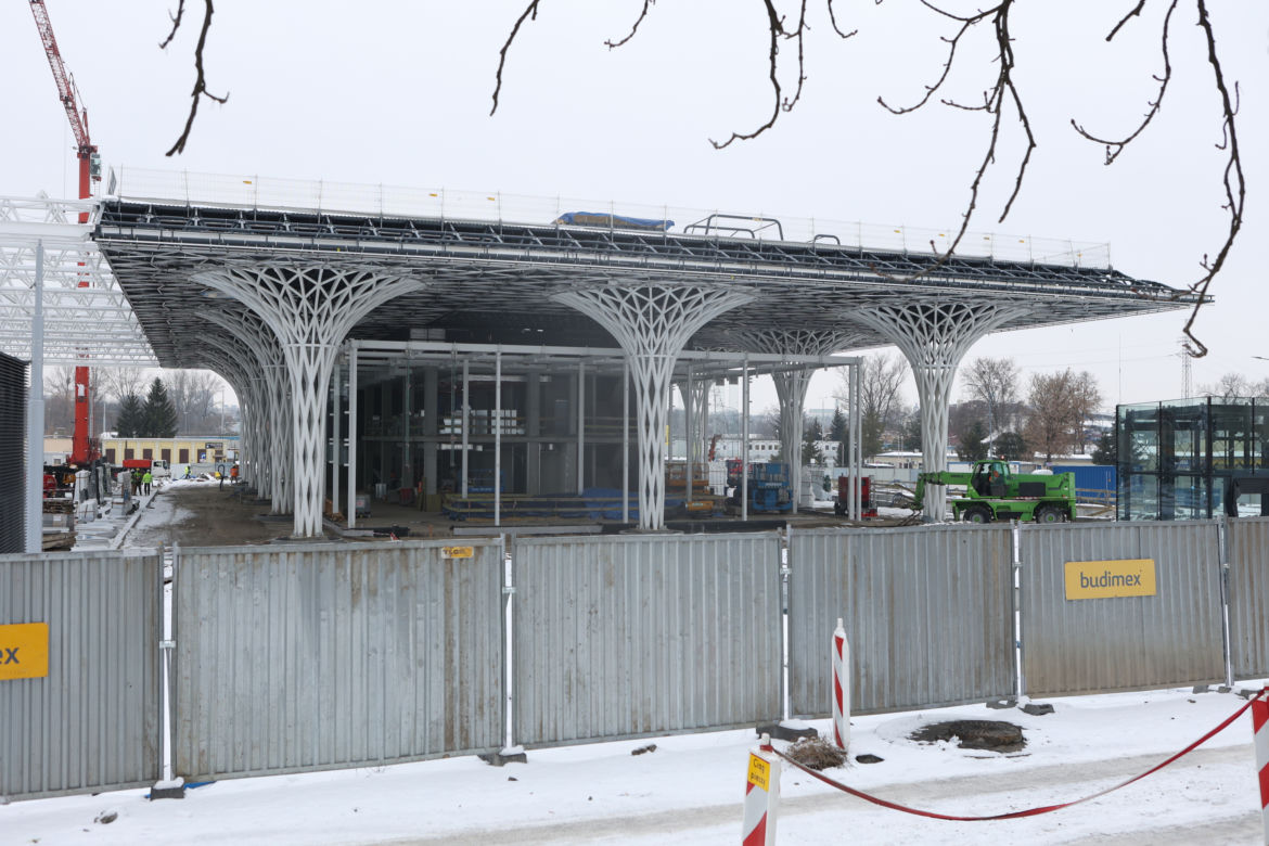 Budowa Dworca Metropolitalnego w Lublinie w zimowej odsłonie