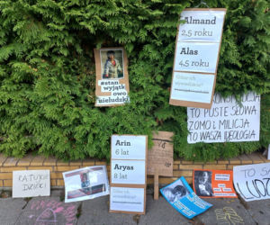 Trwa protest przed siedzibą Straży Granicznej