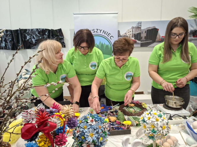 Starachowice tętnią tradycją! Trwa pierwszy Festiwal Kół Gospodyń i Gospodarzy Wiejskich „Lokalne pasje”