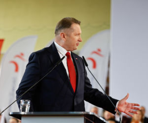 Przemysław Czarnek podczas otwartego spotkania z mieszkańcami Kalisza w hali OSRiR w Kaliszu