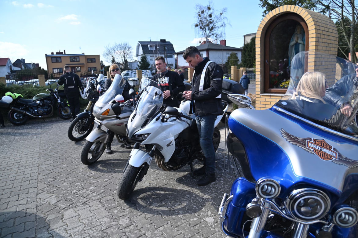 "Słodko jest pomagać". Motocyklowy piknik dla Ukrainy w Szczecinie Dąbiu