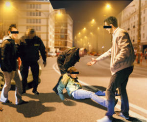 Pijani aktorzy zatrzymani za narkotyki i pobicie policjanta
