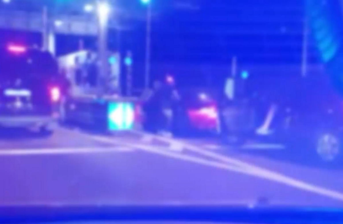 Sensacyjne zatrzymanie na A2. Nagle policjanci wyciągnęli broń