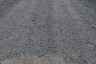 40 ton asfaltu zniknęło z budowy gminnej drogi w nocy