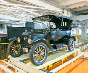 Otwarcie muzeum motoryzacji w fabryce FSO w Warszawie
