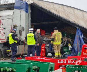 Troszkowo. Setki litrów piwa rozlały się na drogę