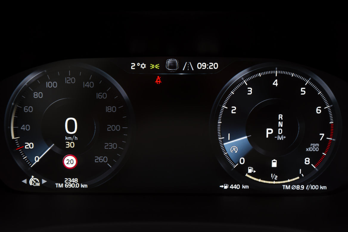 Volvo V60 Momentum Pro B4 FWD AT8