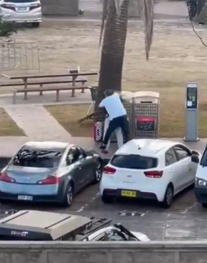 Masowa strzelanina na plaży. Bohater gołymi rękami obezwładnił sprawcę masakry