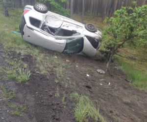 KOSZMAR: Chcąc uniknąć „czołówki” wpadł do rowu, chwilę później wjechało w niego kolejne auto!