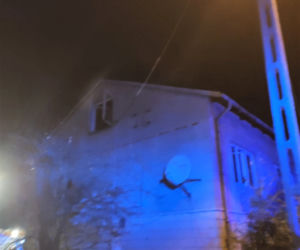 Przasnysz. Rodzina z dwojgiem dzieci bez dachu nad głową! W środku martwe psy i koty