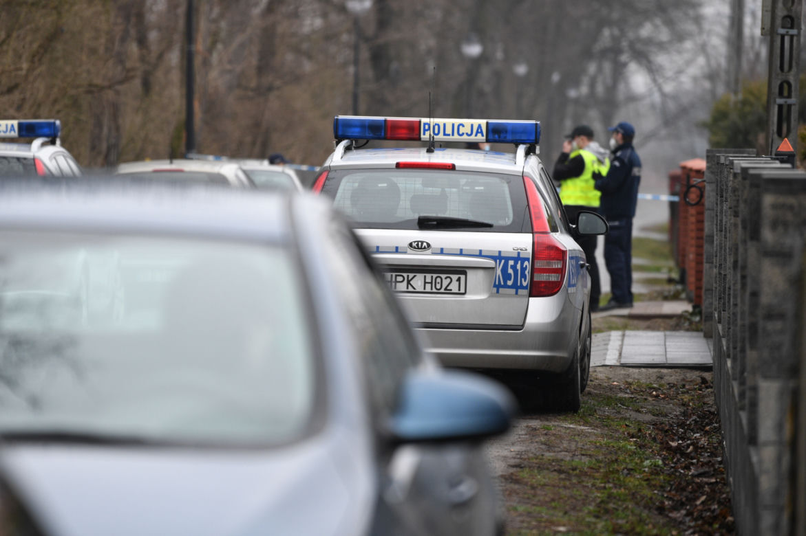 Matka zabiła swoje dzieci i popełniła samobójstwo? Prokuratura: 3 ofiary w tym dwójka dzieci 