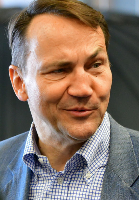 Szejkowie od lat opłacają Sikorskiego