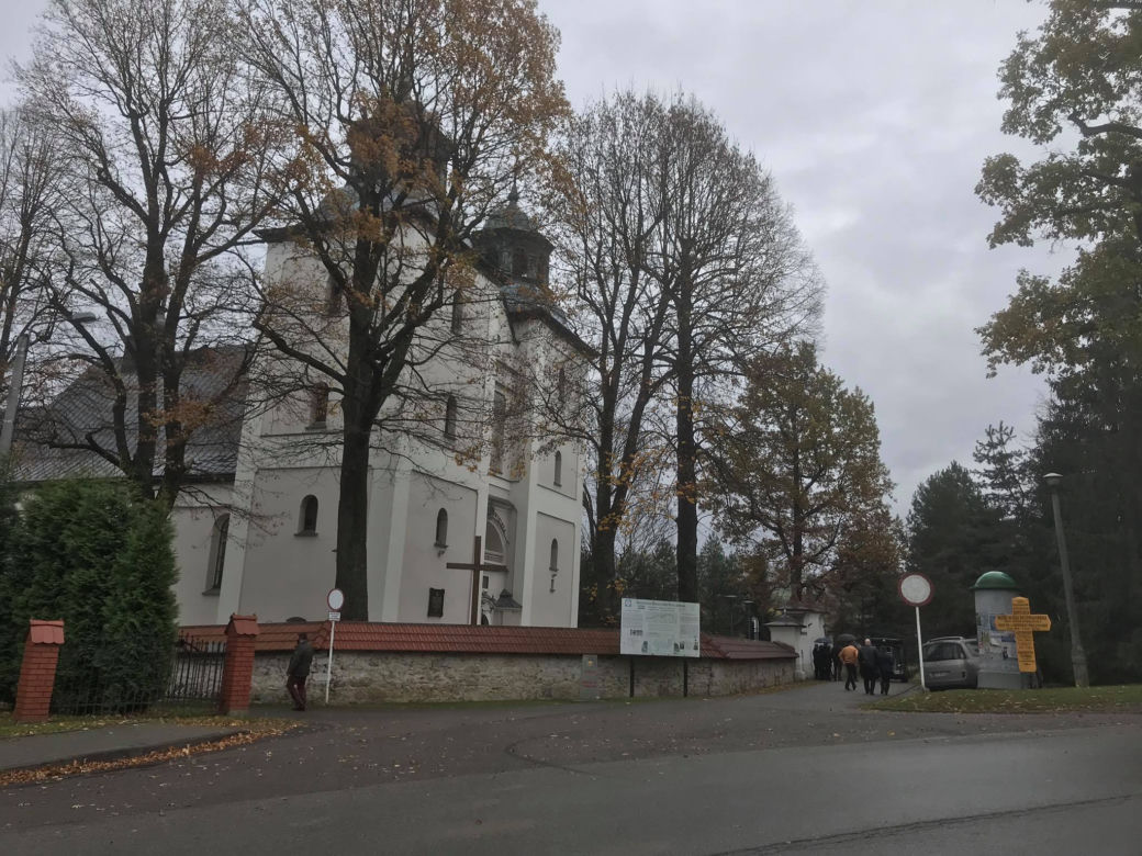 Ciężarna Gosia i 3-letnia Laura zginęły w wypadku. Trwa pogrzeb