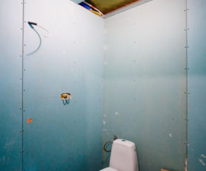 Mama nie wróciła. Tragiczny wypadek przerwał marzenia. Ekipa Nasz Nowy Dom walczyła z czasem. ZDJĘCIA domu przed i po remoncie