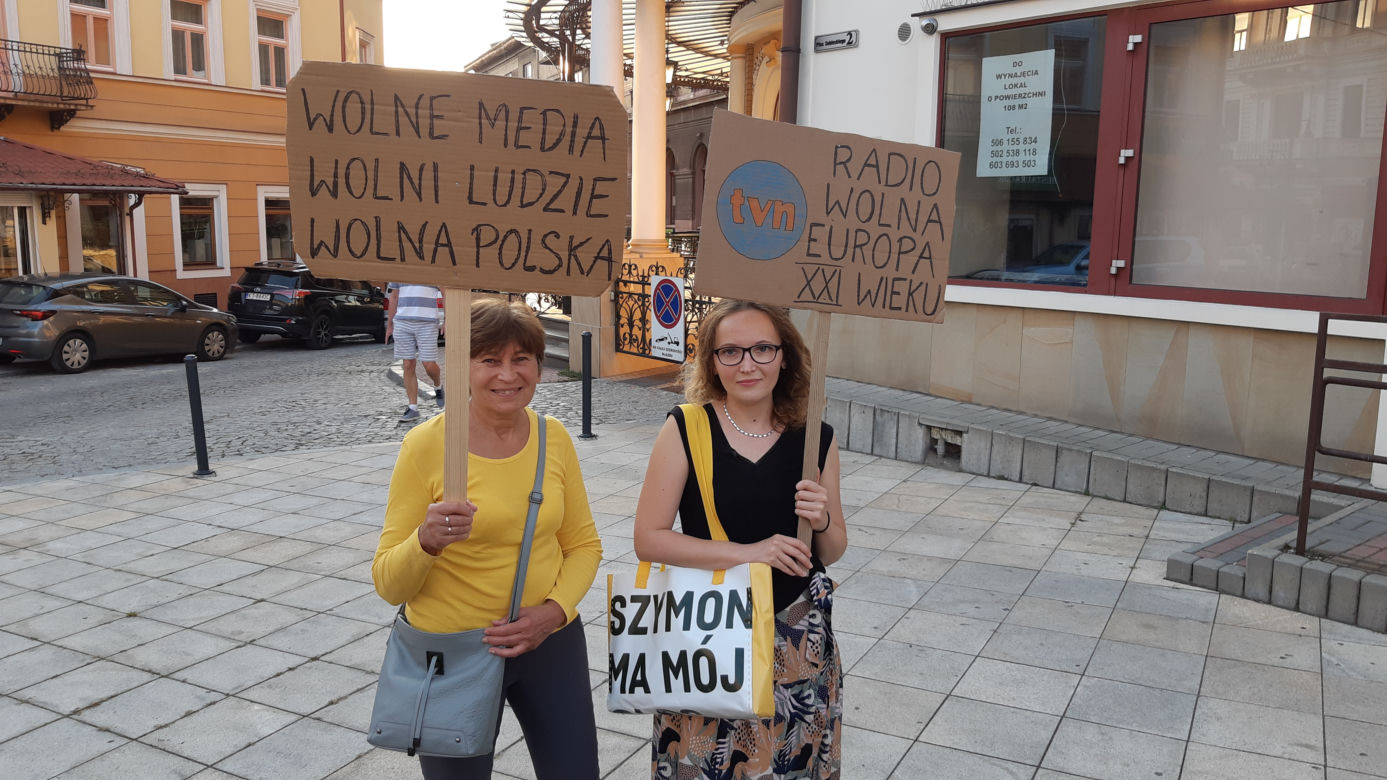 Tak protestowali mieszkańcy Tarnowa! Wsparcie dla telewizji TVN