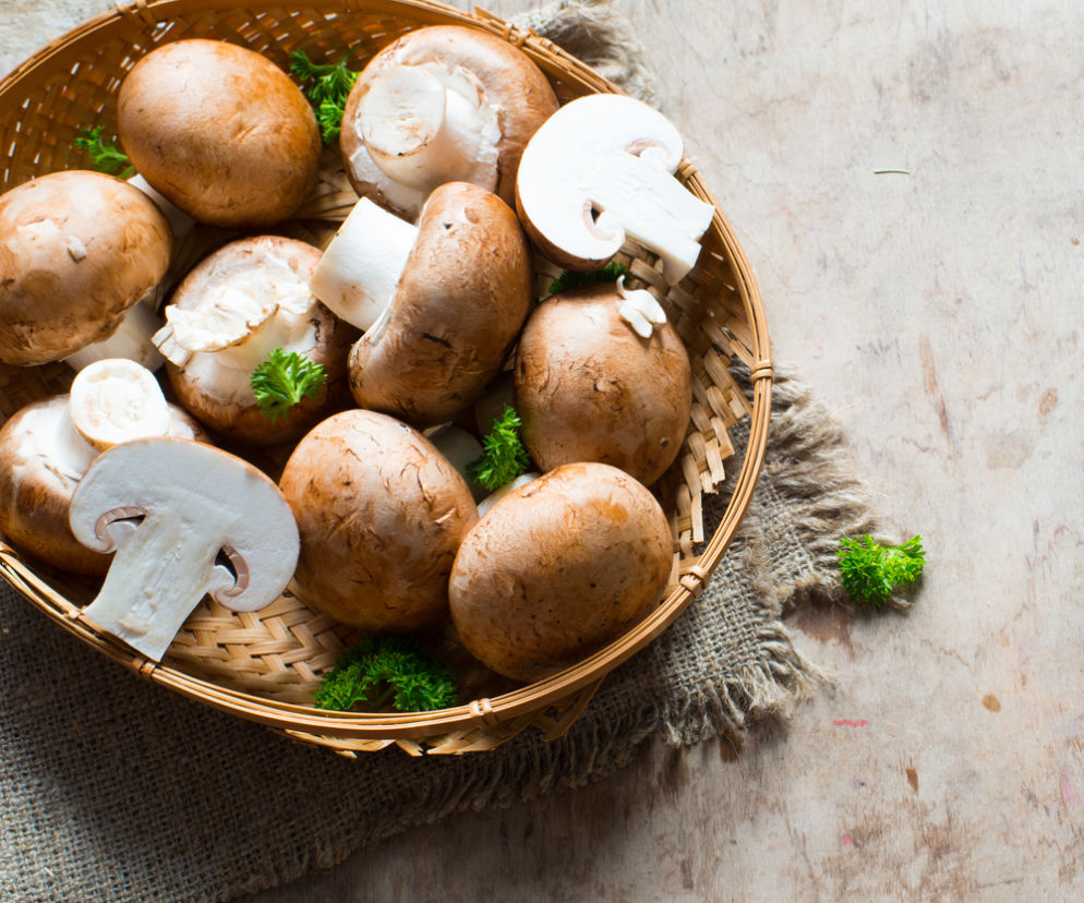 Grillowane pieczarki portobello nadziewane ziemniakami i batatami