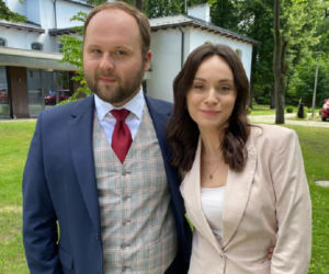 Barwy szczęścia. Natalia będzie z Klemensem. Po tym jak obrzydliwie zabawiał się z prostytutką zrobi się między nimi gorąco