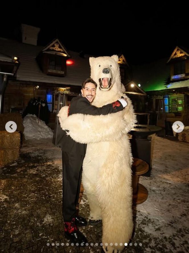 30 lat, oscypek i gwiazdy w ludowych strojach! Kwiatkowski urządził imprezę, której nie da się zapomnieć