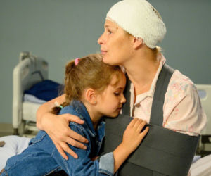 Barwy szczęścia, odc. 2138. Iza (Agnieszka Warchulska), Paulinka (Lena Jastrzębska)