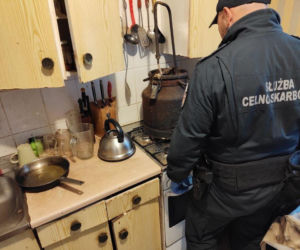 Dorabiał do emerytury, nie do końca legalnie. To znaleźli w kuchni u 75-latka 