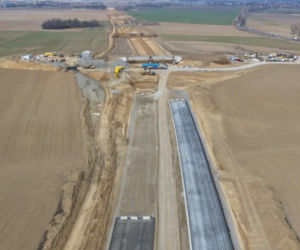 Budowa S8 pod Wrocławiem nabiera tempa. Zobacz najnowsze zdjęcia z placu budowy