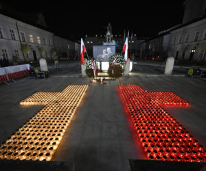 Rocznica katastrofy smoleńskiej. Tłumy ruszyły w Marszu Pamięci