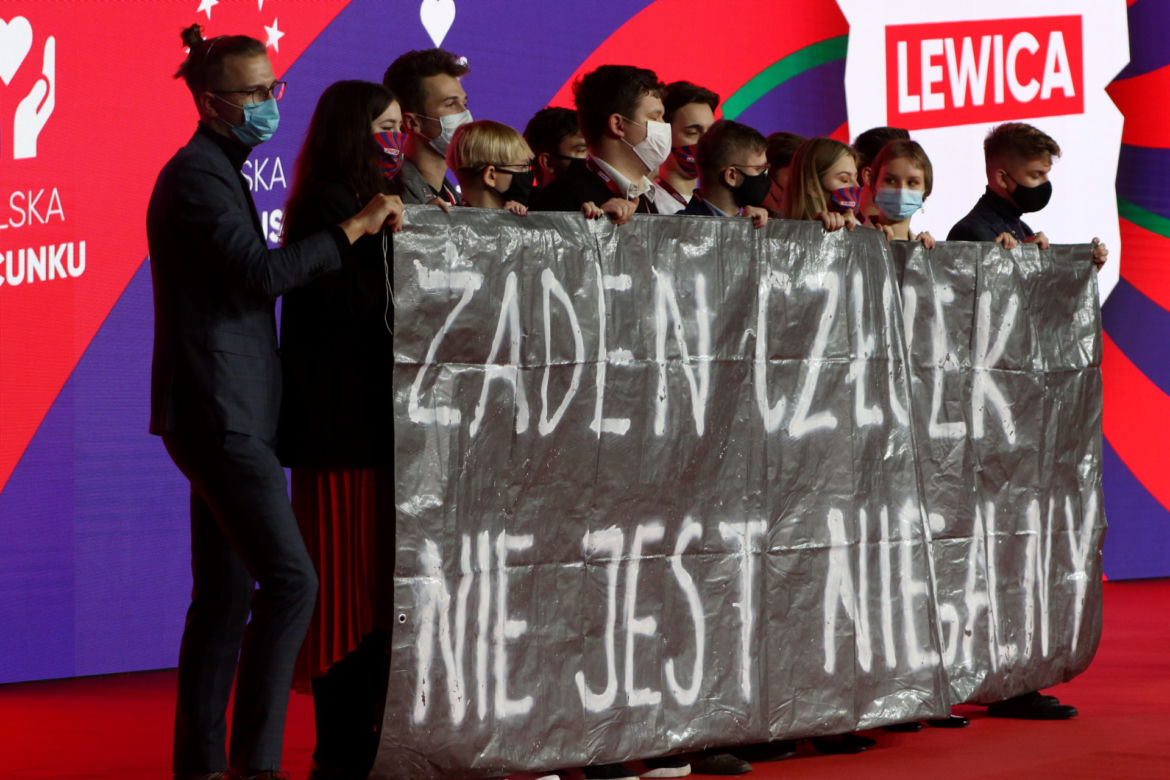 "PiS-owski Trybunał Konstytucyjny podejmował swój werdykt"