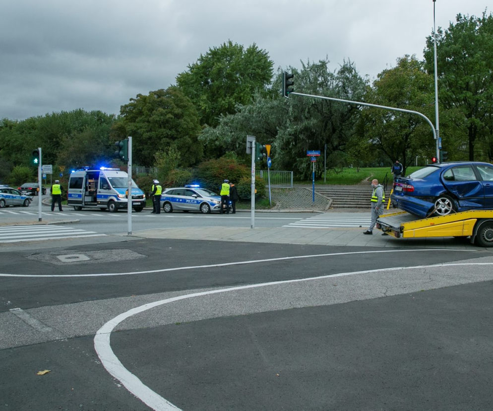  Policja rozbiła radiowóz na Krasińskiego