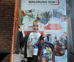 Białystok. Wyprawki szkolne dla dzieci uchodźców z Białorusi [ZDJĘCIA]