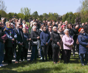 Poświęcił im swoją kampanię wyborczą. Przyszły na pogrzeb Łukasza Litewki. Oczy od razu się zaszkliły