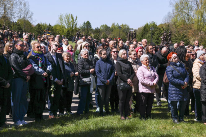 Poświęcił im swoją kampanię wyborczą. Przyszły na pogrzeb Łukasza Litewki. Oczy od razu się zaszkliły
