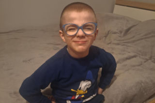 Dramatyczna walka o życie Igorka. „Czas zabiera mu siłę”. Świętokrzyskie jednoczy siły, by zdobyć najdroższy lek świata