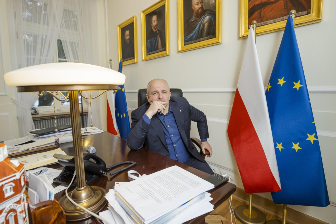 Poseł KO spędził w szpitalu sześć dni  Naprawili Kowalowi kolano