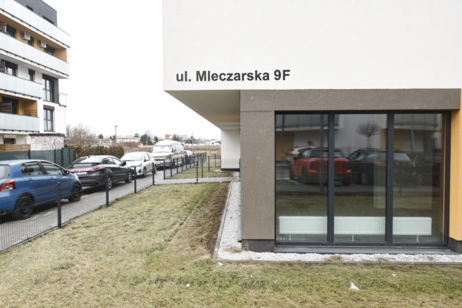 Warszawa, format: Deweloper postawił domy na Mleczarskiej. Cofnięto mu pozwolenie na budowę