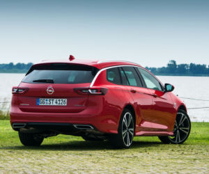 Opel Insignia Sports Tourer OPC Line 2.0 Turbo 260 KM AWD AT