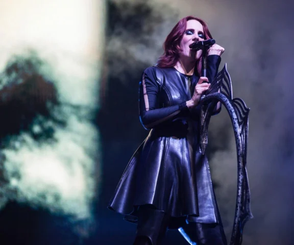 Misternie zaplanowane wizualne widowisko – Epica, Amaranthe i Charlotte Wessels zagrali w Warszawie [RELACJA]