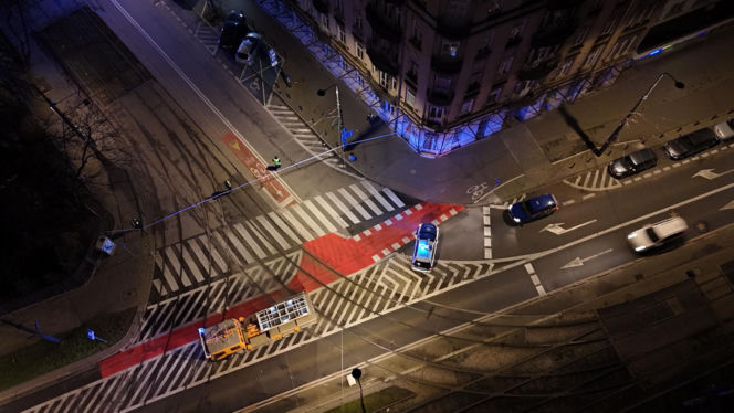 Podejrzany pakunek wstrzymał ruch tramwajów na Pradze. Co się stało?