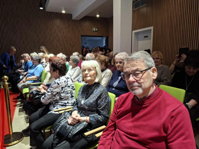 Starachowice. Moda, która nie zna metryki! Międzypokoleniowe show w Centrum Kreatywności Pałacyk