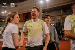 Dziennikarze i gwiazdy na korcie. Dochód z CUPRA Padel News Cup trafi do młodych sportowców