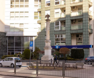 Jej losy wiodą przez starą willę i słynną rodzinę, ale nikt nie wie, skąd się tu wzięła. Odpowiedzi szukano już 60 lat temu