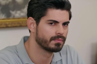 Panna młoda, odcinek 76. Cihan dostaje groźby śmierci, a wokół Hancer zaciska się pętla