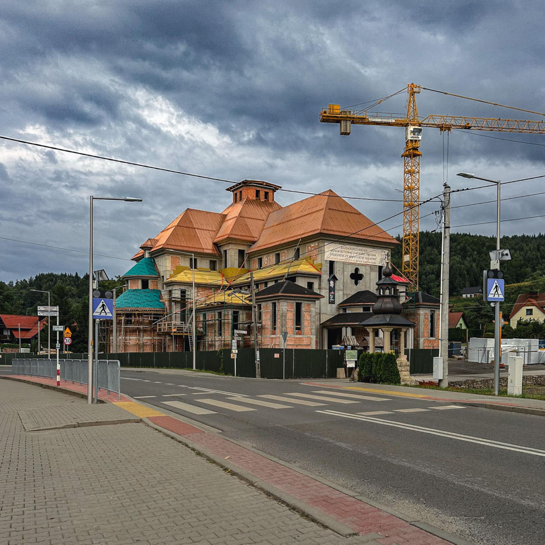 Budowa nowego kościoła w Ochotnicy Dolnej