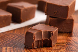 Do blendera wrzucam egzotyczny owoc i 3 dodatki. Ten prosty deser jest pyszny i ma zero cukru 