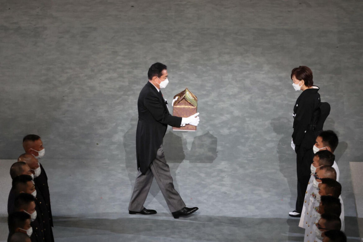 Shinzo Abe nie żyje. Były premier Japonii zastrzelony. Sprawca przyznał się przed sądem