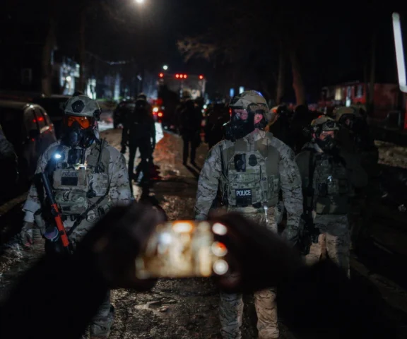 Masowe protesty w Minnesocie w USA. Trump reaguje groźbami