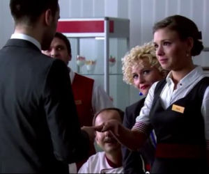 Hotel 52 sezon 7 odcinek 91. Sara (Klaudia Halejcio), Lucy (Lucyna Malec)